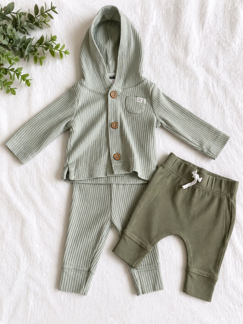 Carter’s Newborn Baby 3 Piece Sage Green Ribbed Hooded Outfit Set NB